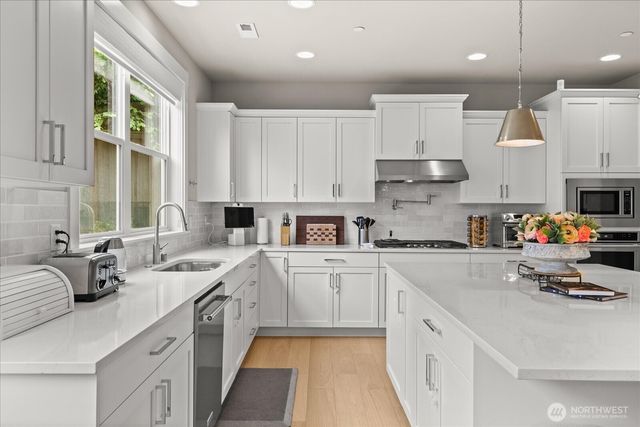 8815 NE 204th Street, Bothell, WA 98011