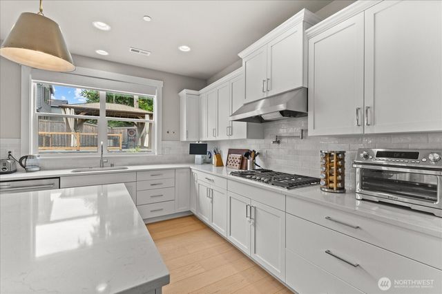 8815 NE 204th Street, Bothell, WA 98011