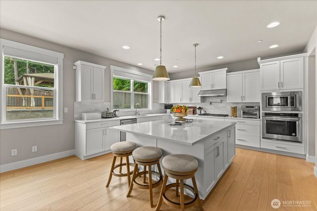 8815 NE 204th Street, Bothell, WA 98011