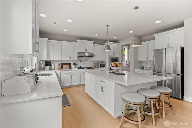 8815 NE 204th Street, Bothell, WA 98011