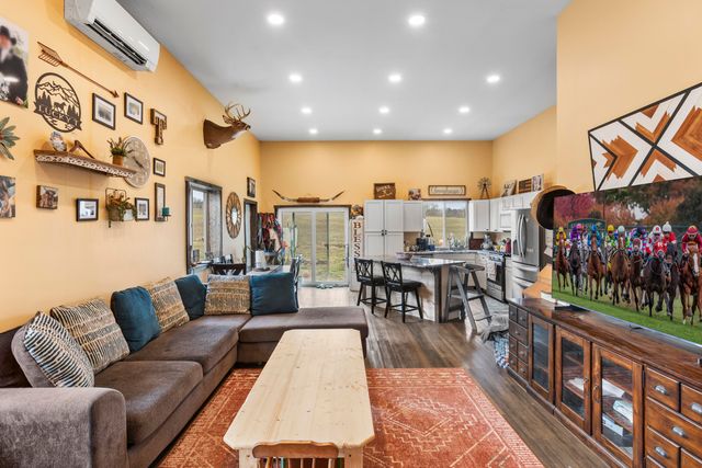 1346 Mundys Landing Road, Versailles, KY 40383