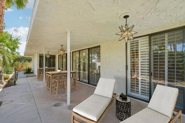 1540 E Sierra Way, Palm Springs, CA 92264