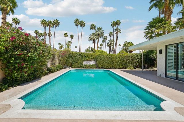 1540 E Sierra Way, Palm Springs, CA 92264