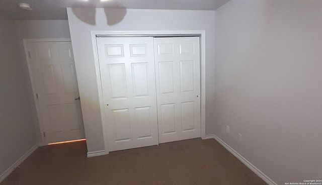 112 Lone Oak Dr Apt 204D, Floresville, TX 78114