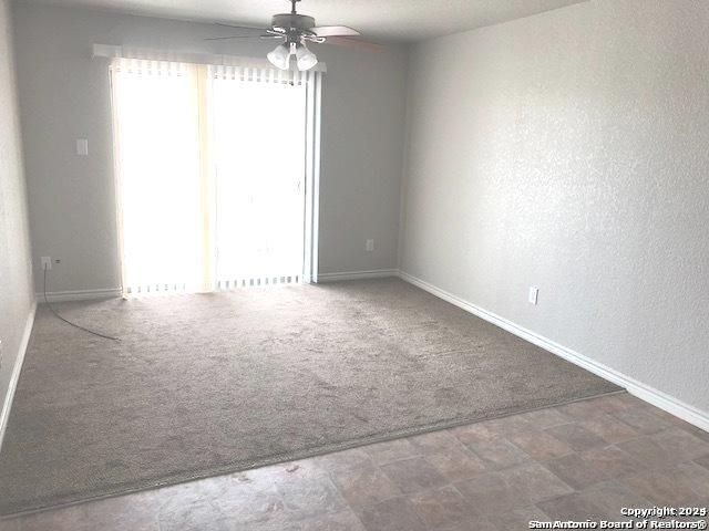 112 Lone Oak Dr Apt 204D, Floresville, TX 78114