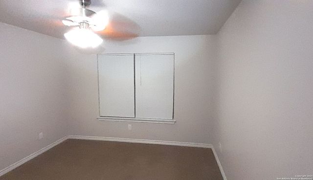 112 Lone Oak Dr Apt 204D, Floresville, TX 78114