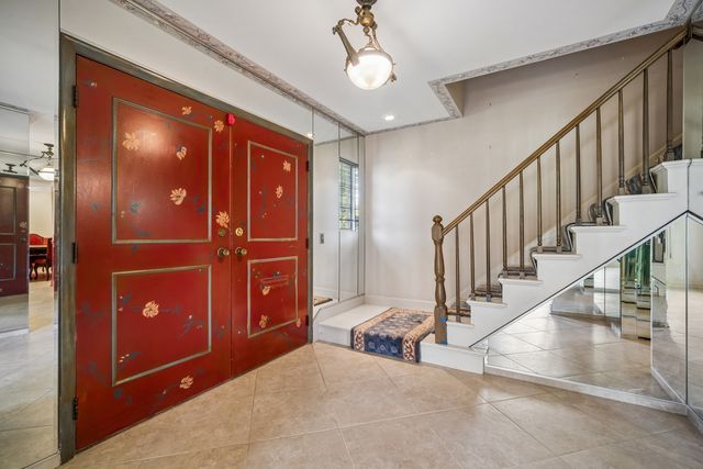 1466 Concorde Circle, Highland Park, IL 60035