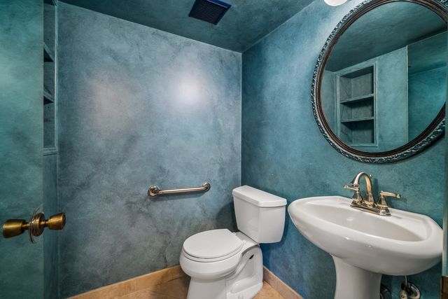 1466 Concorde Circle, Highland Park, IL 60035