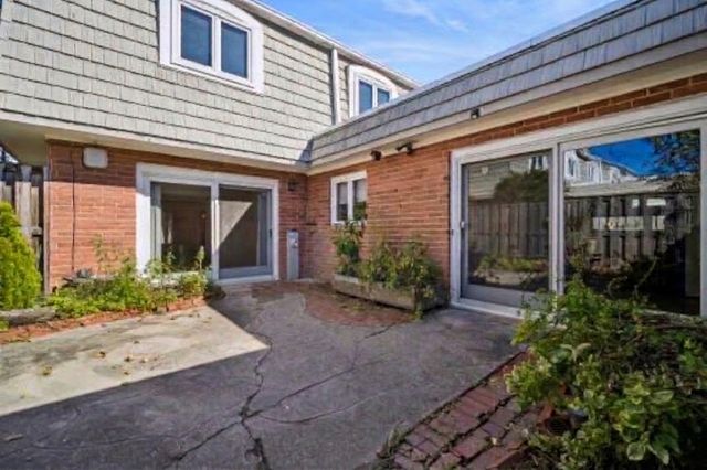 1466 Concorde Circle, Highland Park, IL 60035
