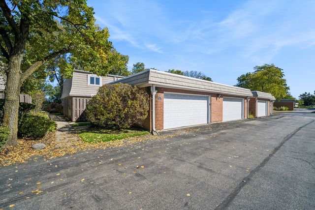 1466 Concorde Circle, Highland Park, IL 60035