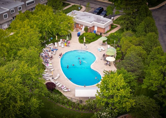 1466 Concorde Circle, Highland Park, IL 60035