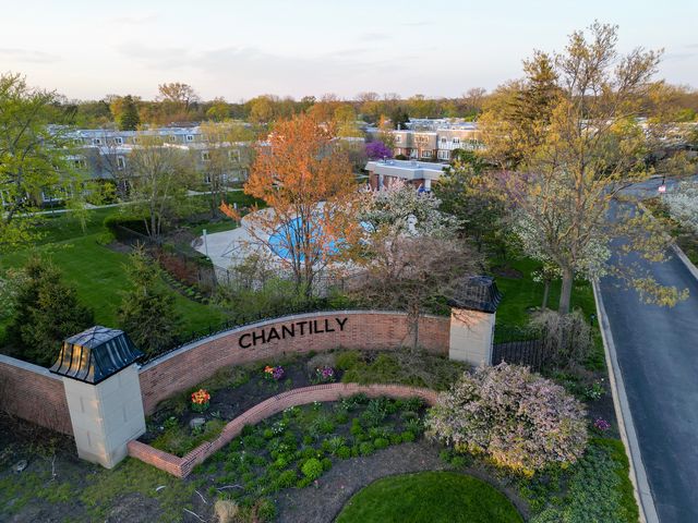 1466 Concorde Circle, Highland Park, IL 60035