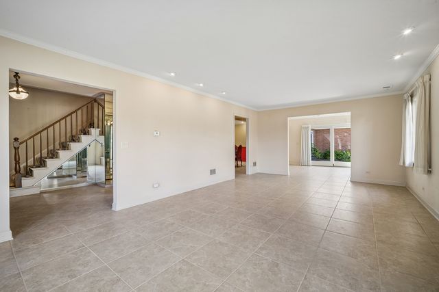1466 Concorde Circle, Highland Park, IL 60035