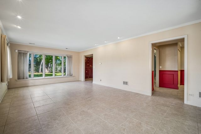 1466 Concorde Circle, Highland Park, IL 60035