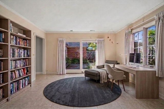 1466 Concorde Circle, Highland Park, IL 60035
