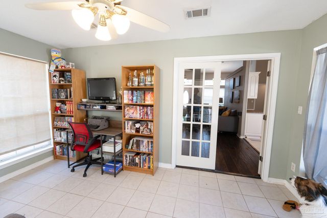 5565 Whispering Woods Dr, Pace, FL 32571