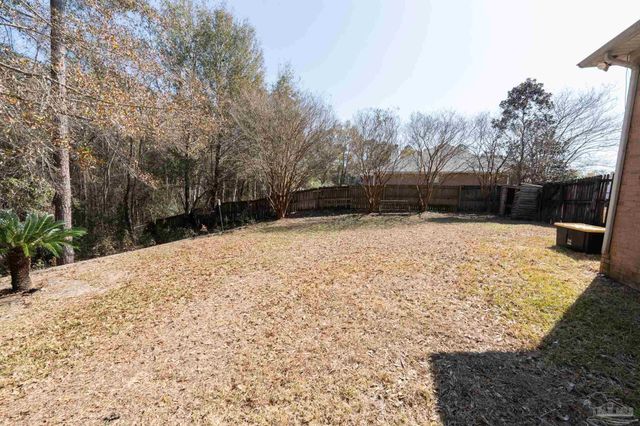 5565 Whispering Woods Dr, Pace, FL 32571