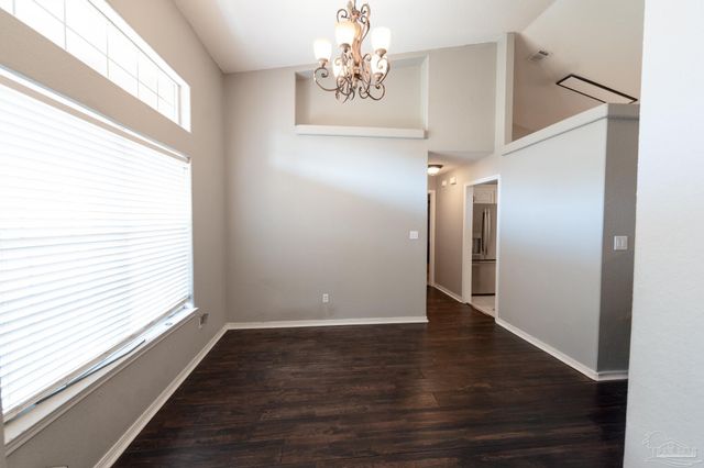 5565 Whispering Woods Dr, Pace, FL 32571