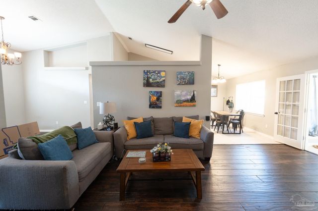 5565 Whispering Woods Dr, Pace, FL 32571