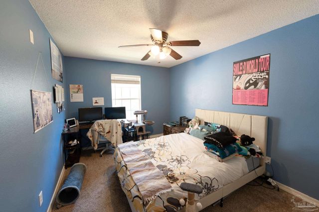 5565 Whispering Woods Dr, Pace, FL 32571