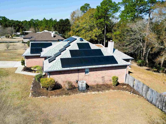 5565 Whispering Woods Dr, Pace, FL 32571