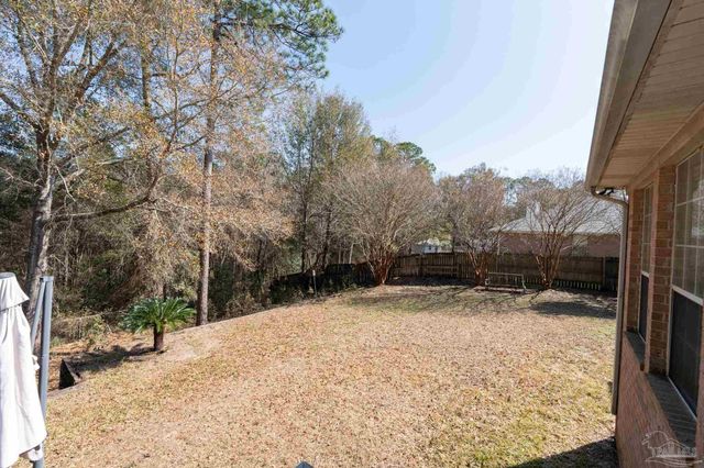 5565 Whispering Woods Dr, Pace, FL 32571