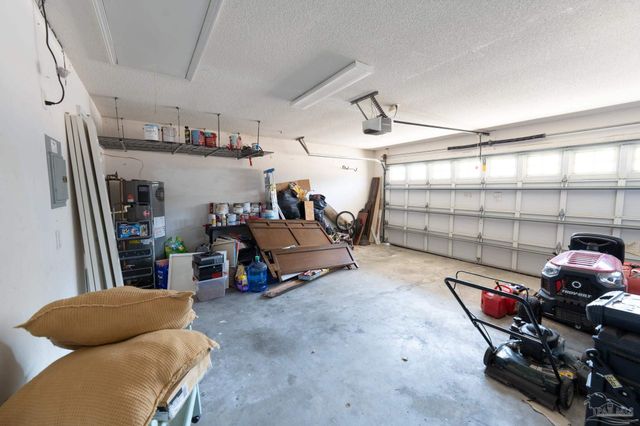 5565 Whispering Woods Dr, Pace, FL 32571