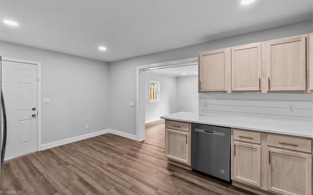 5005 Farmoor Circle, Winston-salem, NC 27105