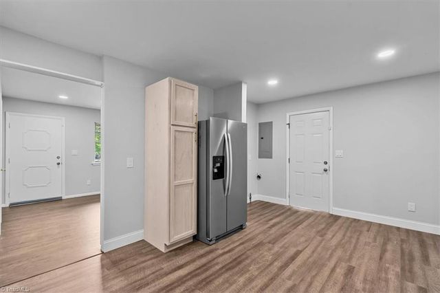 5005 Farmoor Circle, Winston-salem, NC 27105