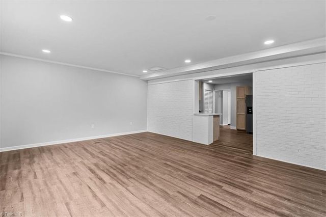 5005 Farmoor Circle, Winston-salem, NC 27105
