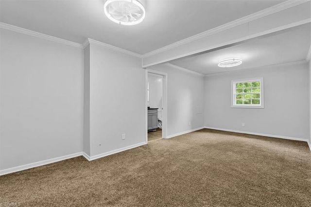 5005 Farmoor Circle, Winston-salem, NC 27105