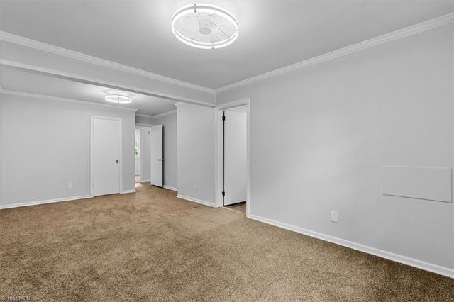 5005 Farmoor Circle, Winston-salem, NC 27105