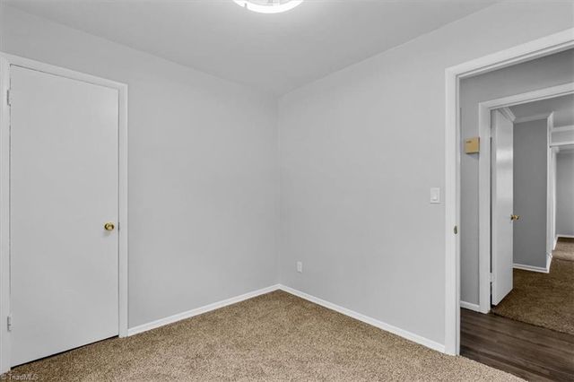 5005 Farmoor Circle, Winston-salem, NC 27105