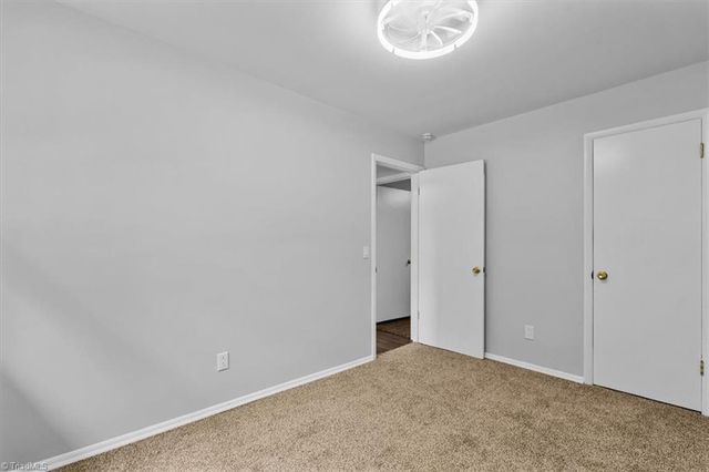 5005 Farmoor Circle, Winston-salem, NC 27105