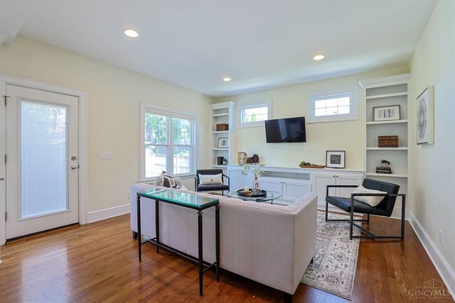 3004 Springer Avenue, Cincinnati, OH 45208