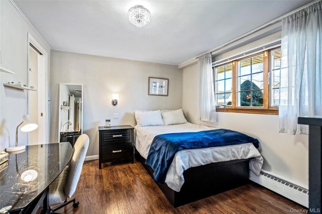 5 Martin Lane, Old Bethpage, NY 11804