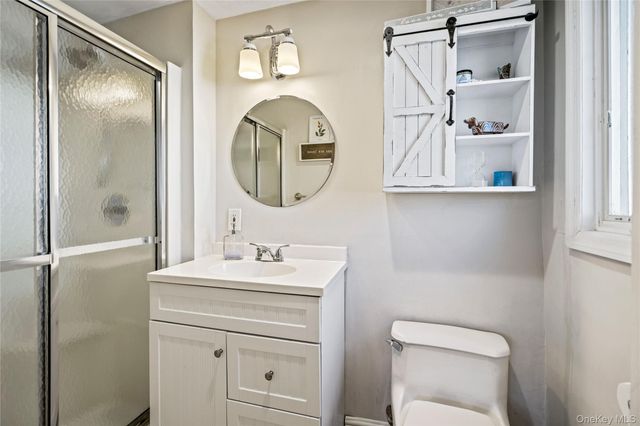 5 Martin Lane, Old Bethpage, NY 11804