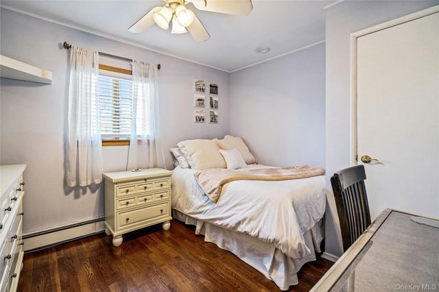 5 Martin Lane, Old Bethpage, NY 11804