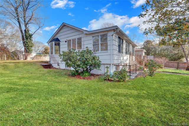 11 Island Road, Sound Beach, NY 11789