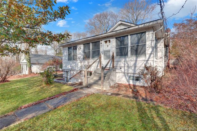 11 Island Road, Sound Beach, NY 11789