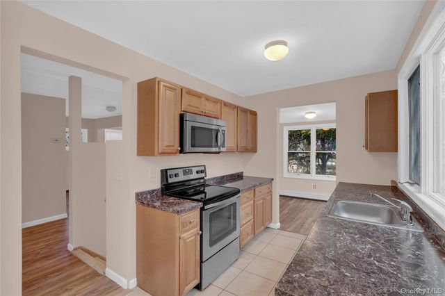 11 Island Road, Sound Beach, NY 11789