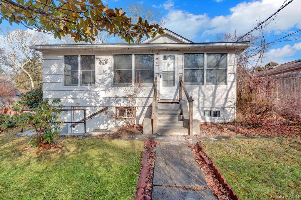11 Island Road, Sound Beach, NY 11789