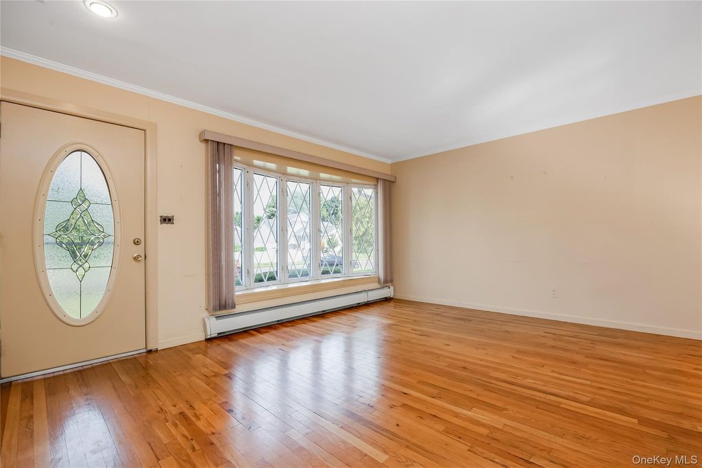 874 Alan Drive, Wantagh, NY 11793 — photo 5