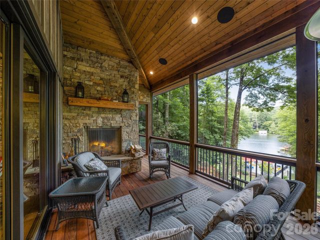 64 Bee Tree Way, Lake Toxaway, NC 28747