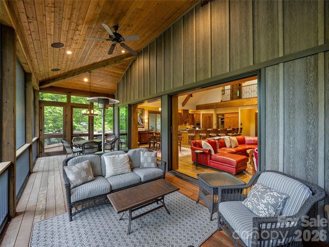 64 Bee Tree Way, Lake Toxaway, NC 28747