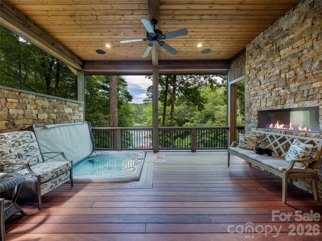 64 Bee Tree Way, Lake Toxaway, NC 28747