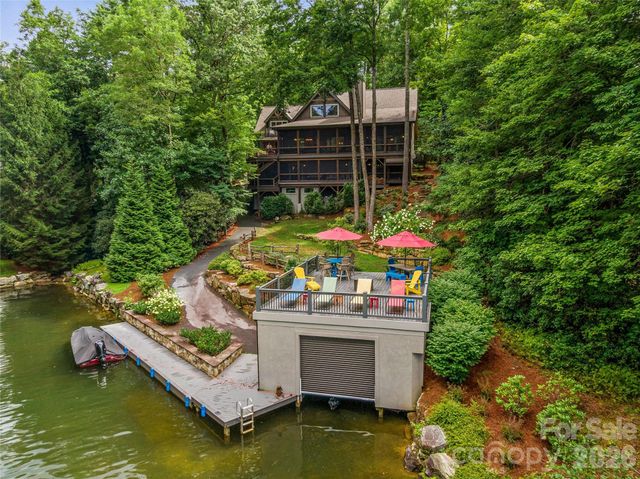 64 Bee Tree Way, Lake Toxaway, NC 28747