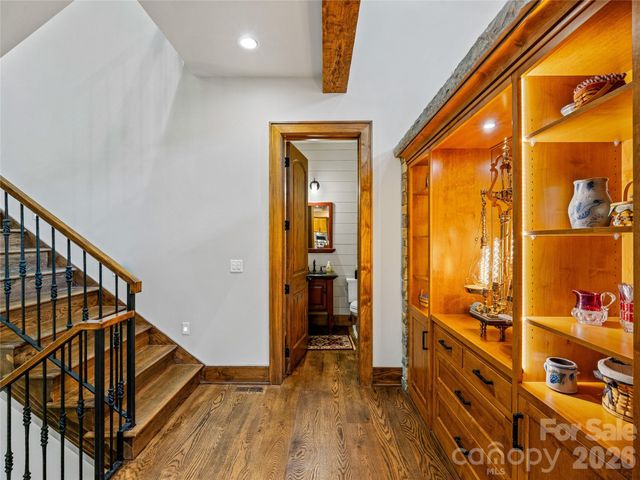 64 Bee Tree Way, Lake Toxaway, NC 28747
