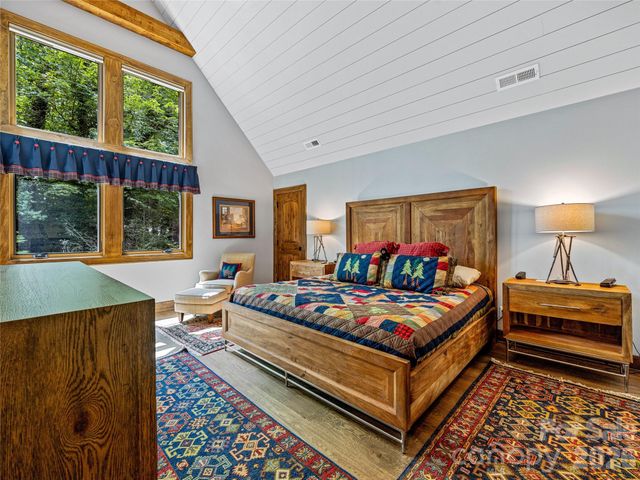 64 Bee Tree Way, Lake Toxaway, NC 28747
