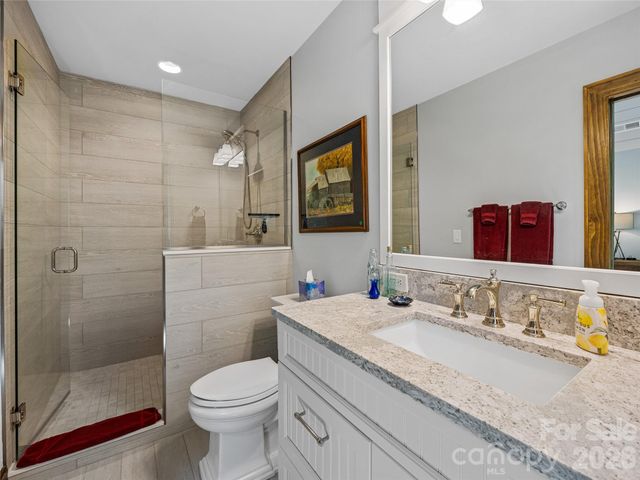 64 Bee Tree Way, Lake Toxaway, NC 28747